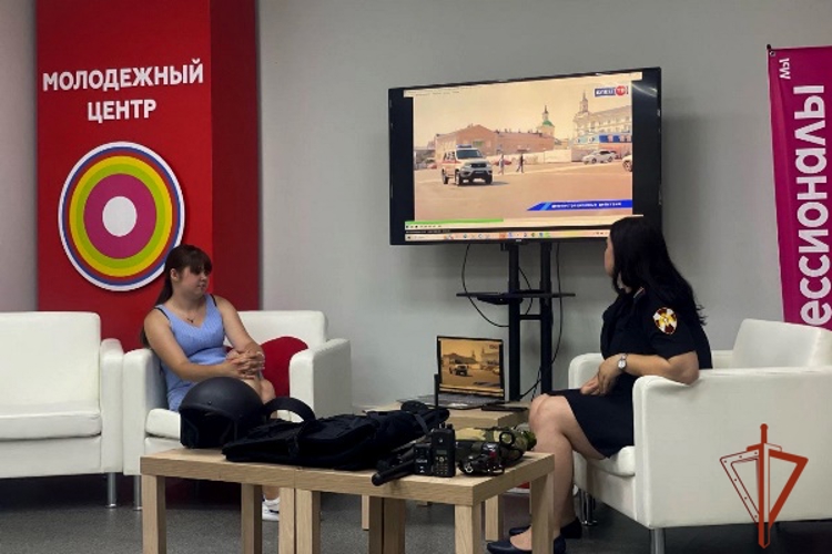 Росгвардейцы из Емельяново провели акцию «Каникулы с Росгвардией»
