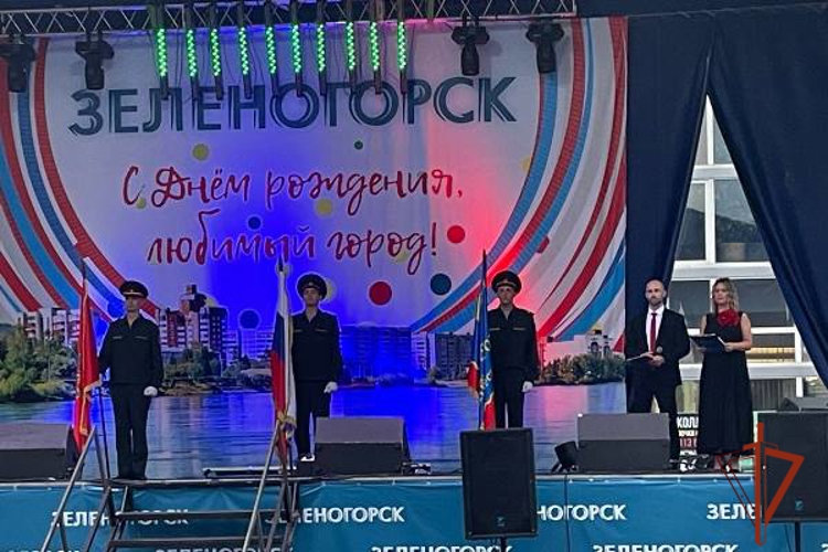 Росгвардейцы приняли участие в праздничных мероприятиях, посвящённых 69-й годовщине со дня образования города Зеленогорска