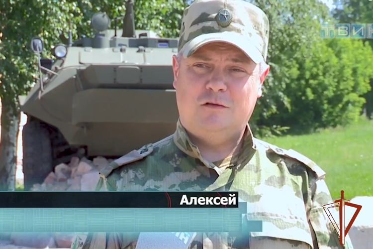 Зеленогорские военнослужащие присоединились к поздравлениям, приуроченным Дню семьи