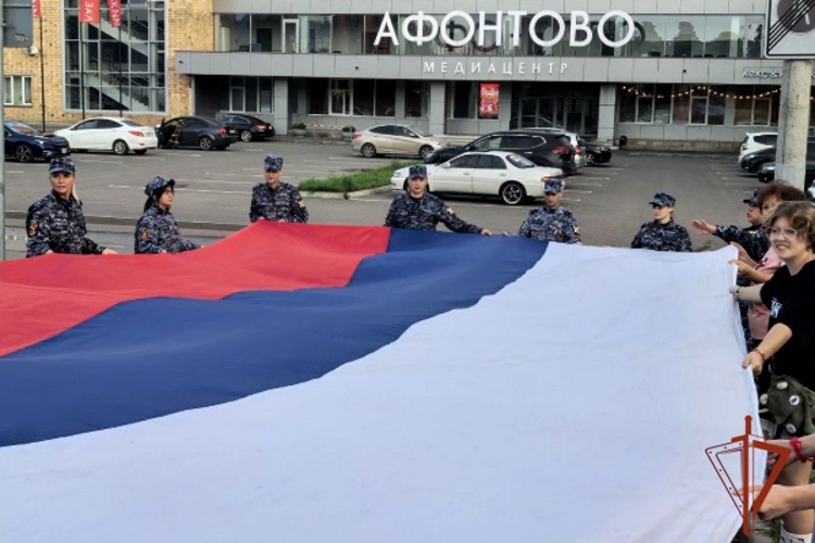 Росгвардейцы Красноярского края приняли участие в мероприятиях, посвящённых Дню флага России