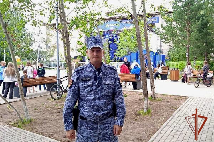 Сотрудники Росгвардии обеспечили безопасность граждан в «день физкультурника» в Красноярском крае