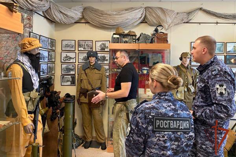 Норильские росгвардейцы посетили музей боевой славы 
