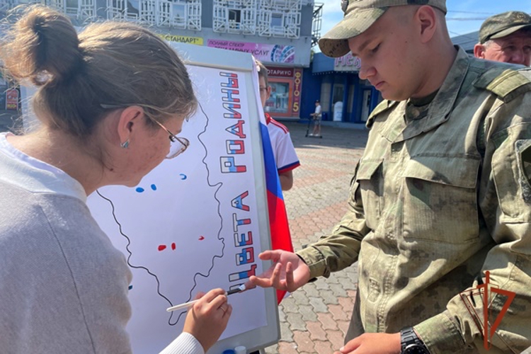Росгвардейцы зеленогорской воинской части приняли участие в городских мероприятиях посвященных Дню государственного флага
