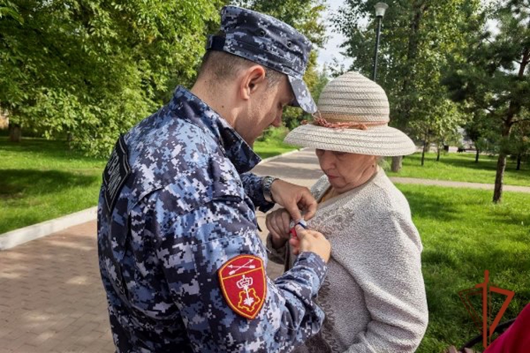 Росгвардейцы Красноярского края приняли участие в мероприятиях, посвящённых Дню флага России