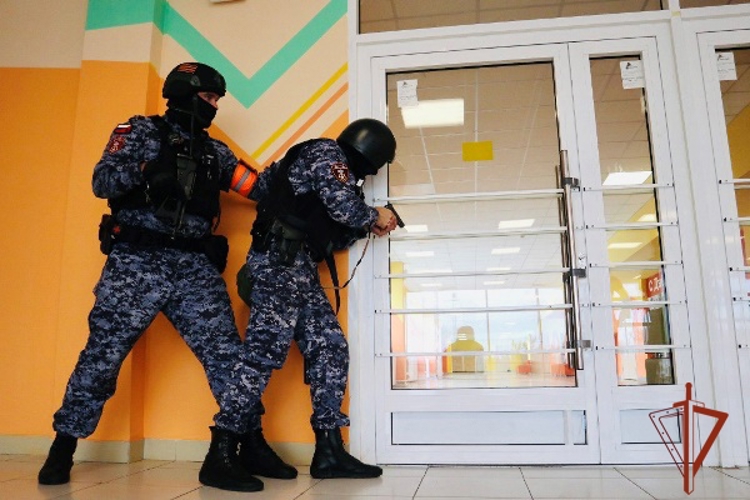 В Свердловском районе росгвардейцы провели антитеррористические учения