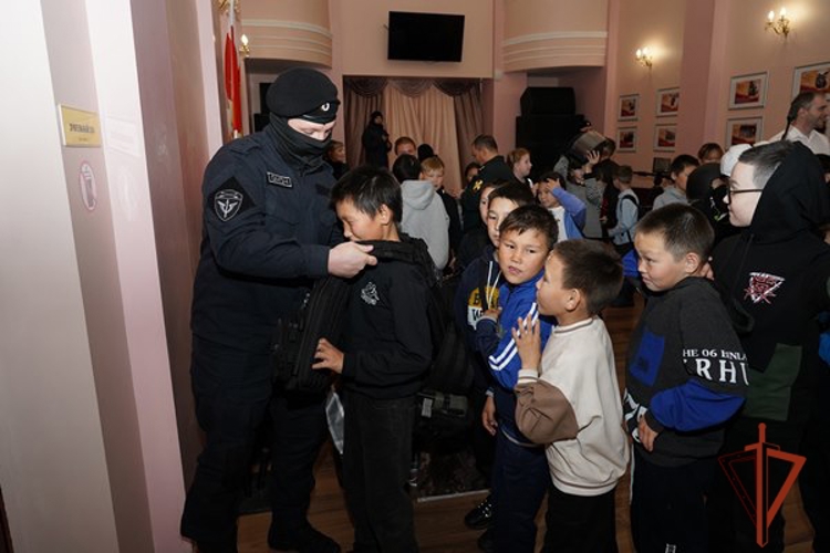 Росгвардейцы в столице Таймыра представили свою площадку на выставке спецтехники и вооружения силовых структур