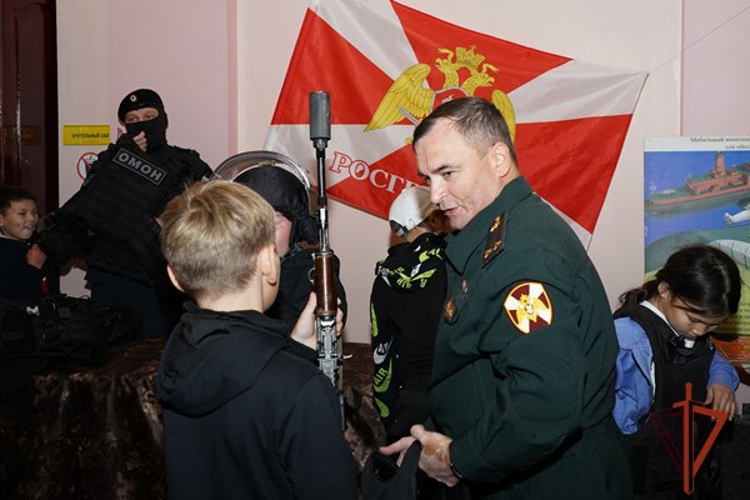 Росгвардейцы в столице Таймыра представили свою площадку на выставке спецтехники и вооружения силовых структур