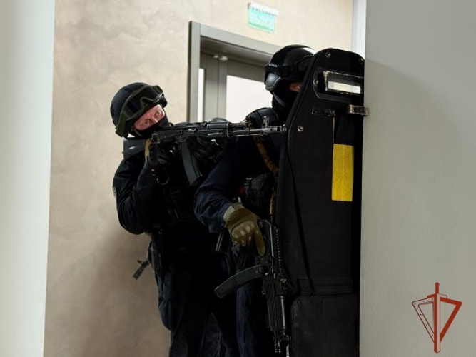 Подразделения Росгвардии провели антитеррористические учения в университете
