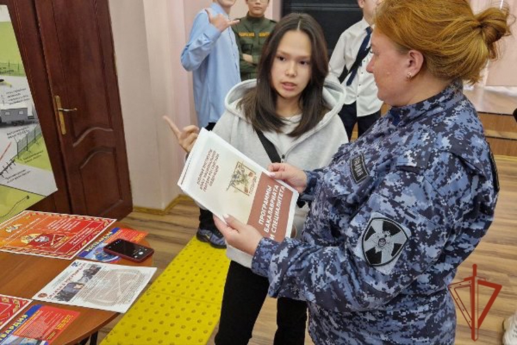 Росгвардейцы в столице Таймыра представили свою площадку на выставке спецтехники и вооружения силовых структур