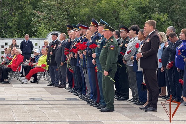Заместитель теруправления вместе с красноярцами почтил память героев Второй мировой войны