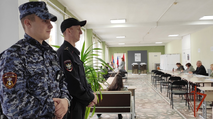 Сотрудники Росгвардии выполнили задачу по охране правопорядка на избирательных участках