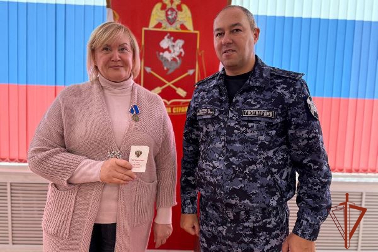 Заместитель теруправления Росгвардии поблагодарил представителя гражданского общества за взаимодействие