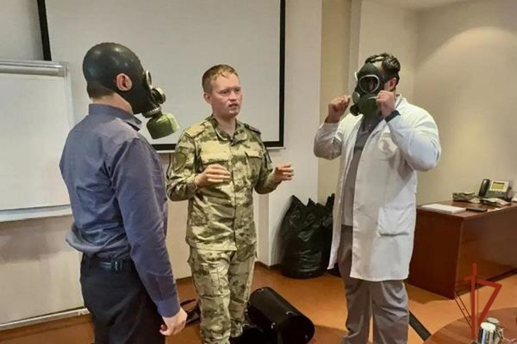 Военнослужащий Красноярского соединения Росгвардии провел занятия  с представителями центра гигиены и эпидемиологии