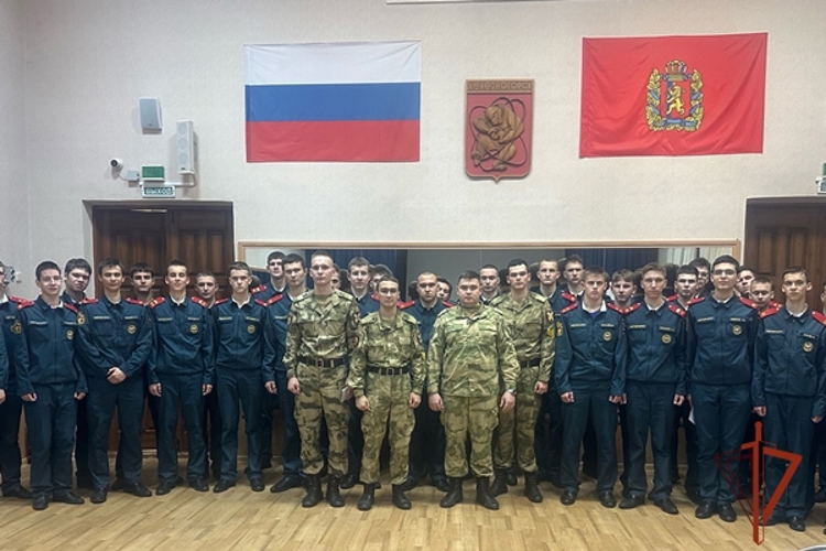 Железногорские военнослужащие Росгвардии рассказали воспитанникам кадетского корпуса о своей службе