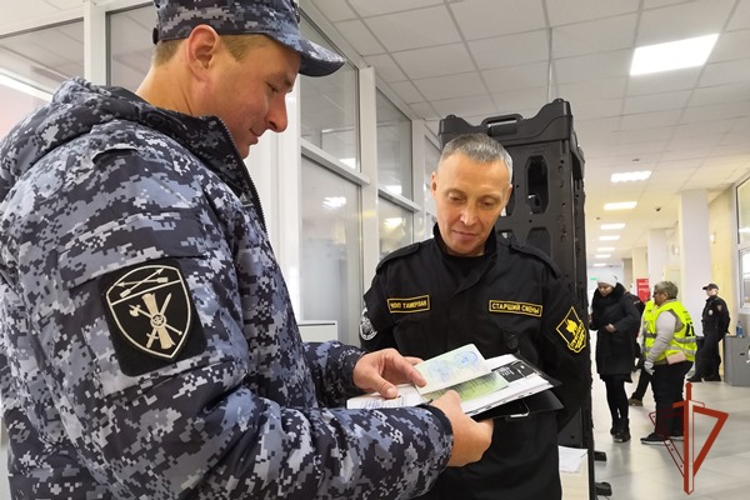 Росгвардейцы обеспечили правопорядок проведения V Международной  олимпиады по финансовой безопасности