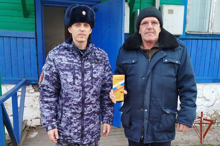 Руководитель ужурского отдела вневедомственной охраны поздравил ветеранов подразделения с профессиональным праздником