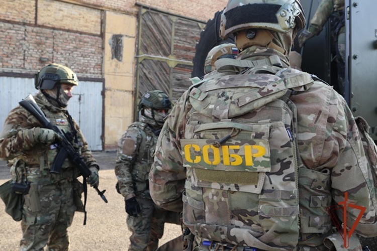 Спецназовцы Росгвардии познакомили школьников со своей профессией
