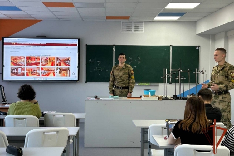 Курсанты-росгвардейцы провели встречи со школьниками и студентами города Железногорска