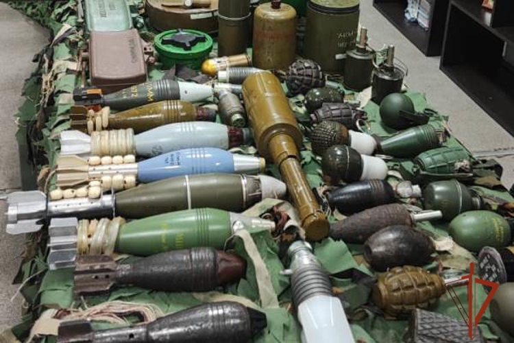 В Красноярске ОМОН Росгвардии организовал выставку для студентов