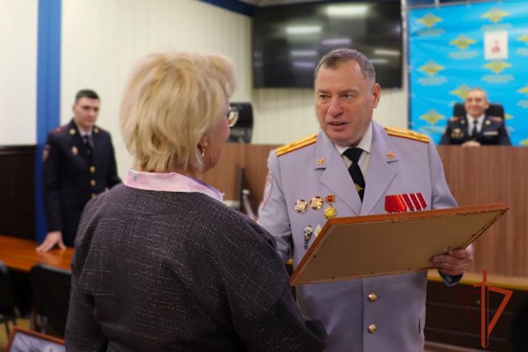 Председатель красноярской ветеранской организации Росгвардии отмечена грамотой председателя комитета  Госдумы по обороне