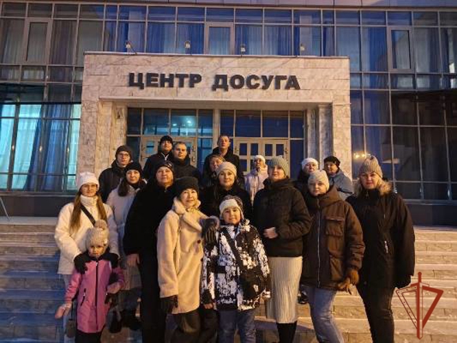 Железногорские женщины военнослужащие Росгвардии посетили праздничный концерт