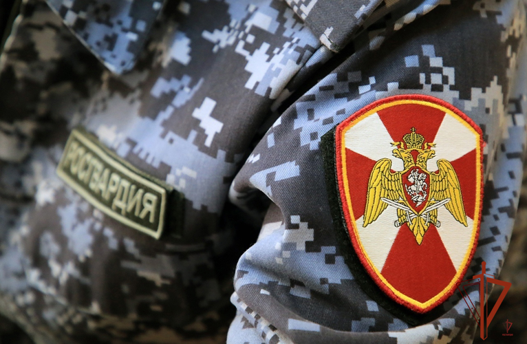 В Красноярске росгвардейцами пресечена кража дорогостоящего алкоголя из супермаркета