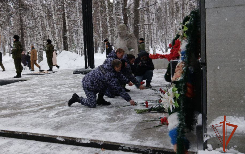Росгвардейцы Красноярского края почтили память Неизвестного солдата