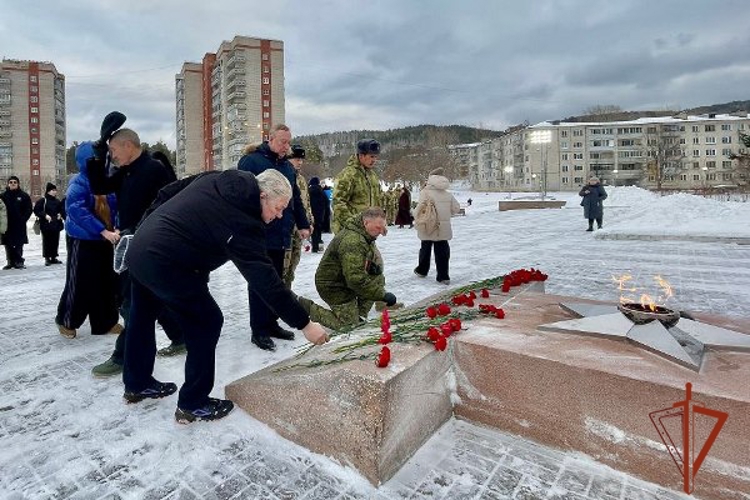 Росгвардейцы Красноярского края почтили память Неизвестного солдата