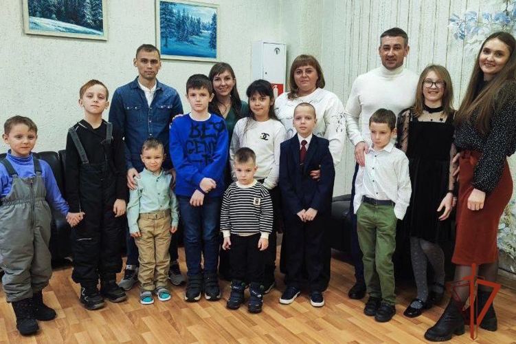 В Красноярском соединении Росгвардии начались новогодние поздравления детей