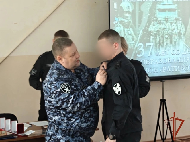 Сотрудники ОМОН «Ратибор» Росгвардии приняли участие в торжественном мероприятии, посвященном 37-й годовщине со дня образования отряда