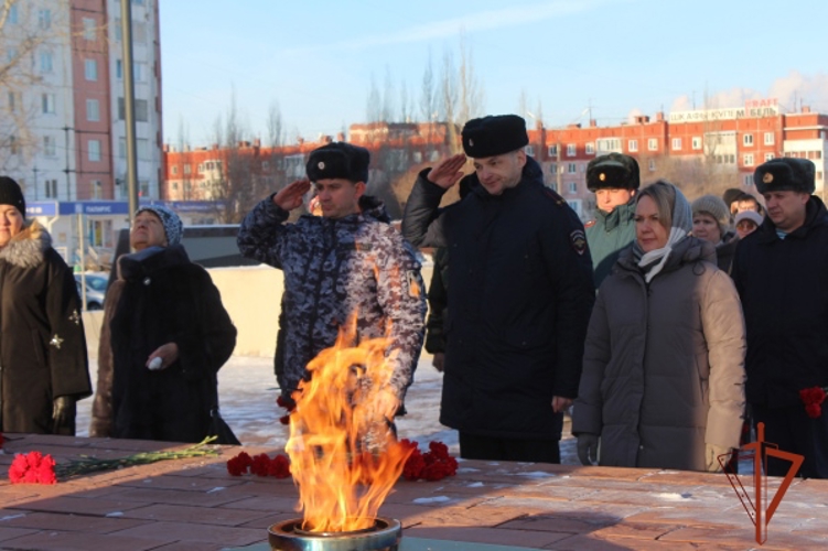 Росгвардейцы Красноярского края почтили память Неизвестного солдата