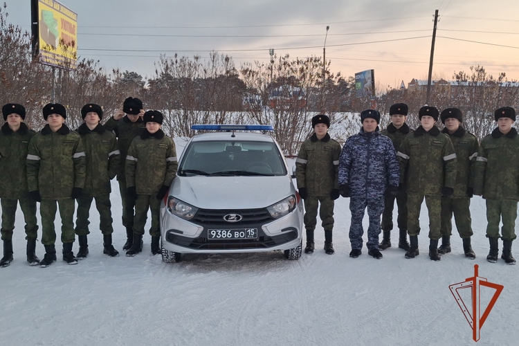 В Лесосибирске росгвардейцы провели дни открытых дверей для кадетов