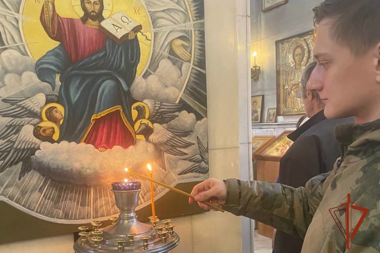 Зеленогорские военнослужащие Росгвардии приняли участие в праздничной литургии