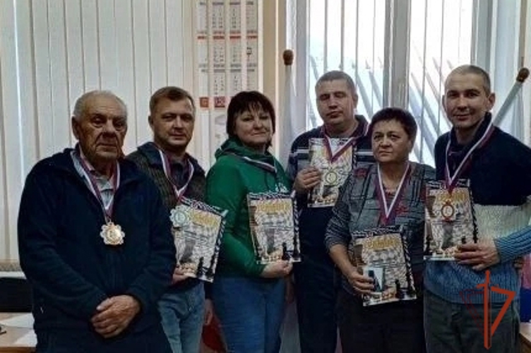 Ужурский росгвардеец принял участие в рождественском турнире по шахматам