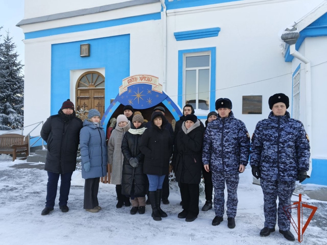 Военнослужащие Красноярского соединения и сотрудники Управления Росгвардии по Красноярскому краю приняли участие в праздничных литургиях