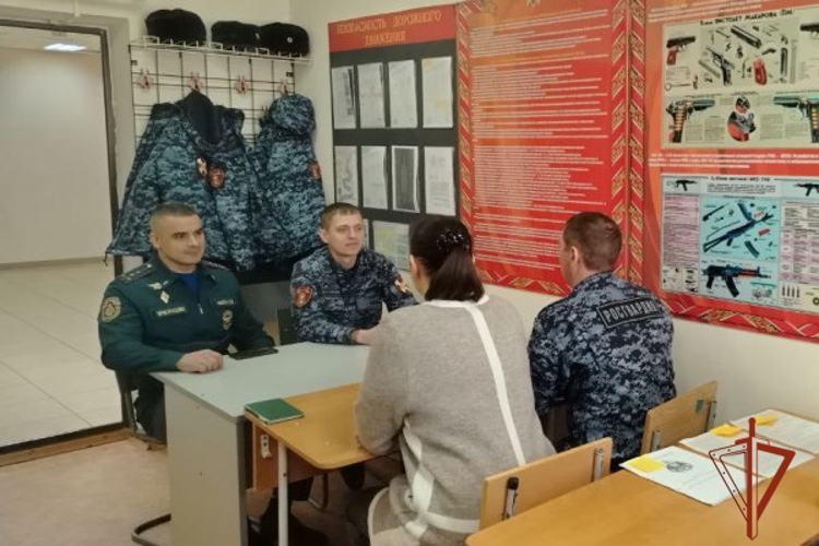 Пожарная безопасность в зимний период стала темой встречи с сотрудниками Росгвардии