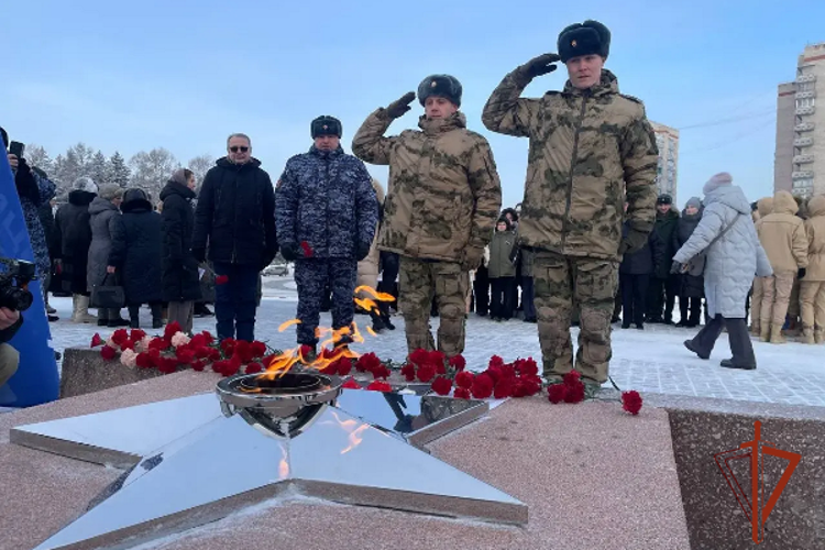Железногорские военнослужащие Росгвардии приняли участие в памятных мероприятиях, приуроченных 82-й годовщине полного снятия блокады Ленинграда