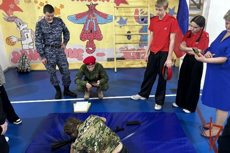 Уярские росгвардейцы приняли участие в смотре-конкурсе «Строя и песни»