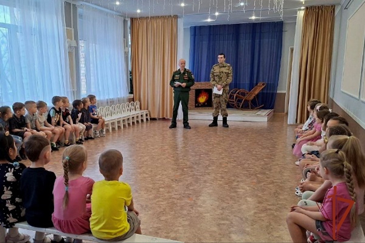 Воспитанники детского сада  получили письма от военнослужащих Красноярского соединения