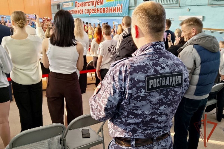 В Красноярском крае сотрудники Росгвардии обеспечили общественный порядок первенства Сибири по акробатике