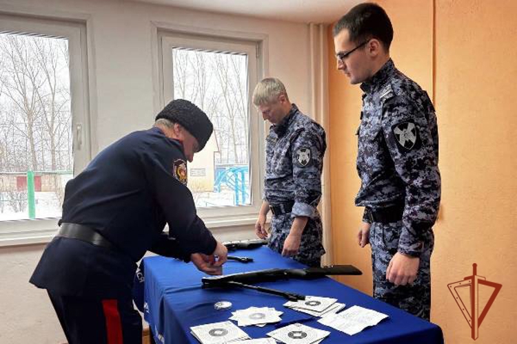 Сотрудники вневедомственной охраны Шарыповского отдела приняли участие в мероприятии в  спортивном состязании.