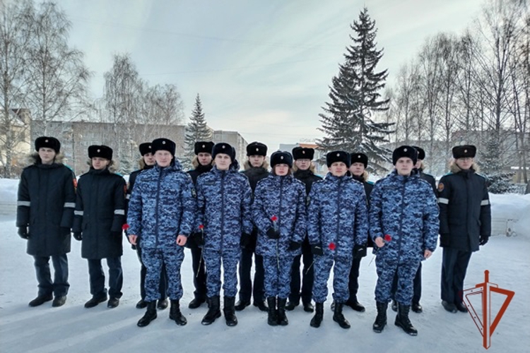 Ачинские росгвардейцы приняли участие в  мероприятии, приуроченное памятному событию – Дню победы в Сталинградской битве