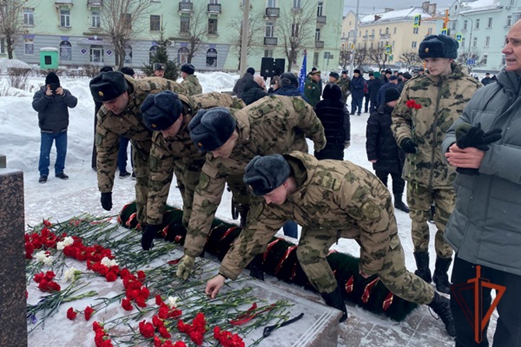 Росгвардейцы почтили память воинов-интернационалистов 