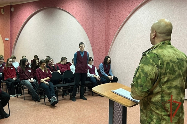Железногорский военнослужащий провел познавательный урок 