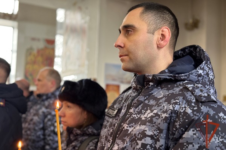 В преддверии Дня образования войск национальной гвардии Российской Федерации красноярские росгвардейцы почтили память коллег, погибших при исполнении служебных обязанностей