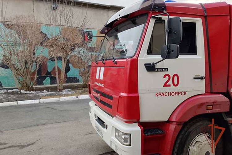 Красноярские росгвардейцы совместно с сотрудниками МЧС отработали действия при пожаре