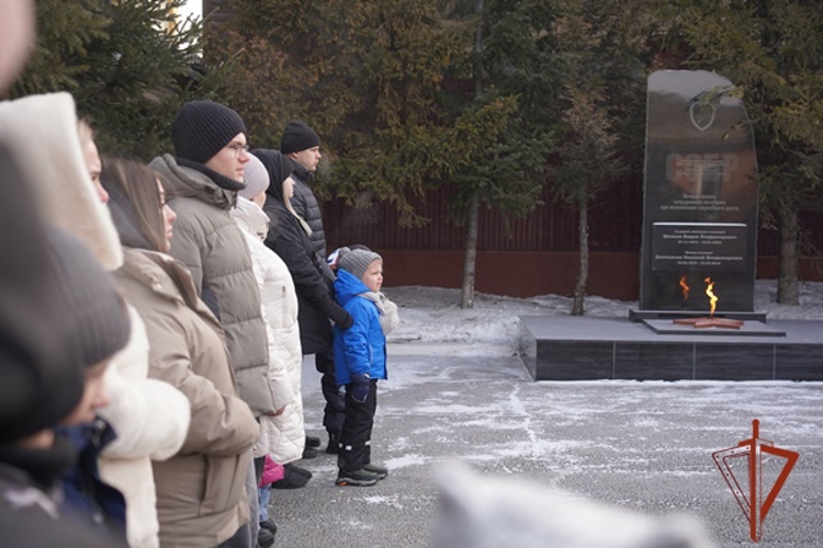 К 10-летию Росгвардии в Красноярске СОБР «Зенит» провел день открытых дверей для участников конкурса «Защитник Отечества»