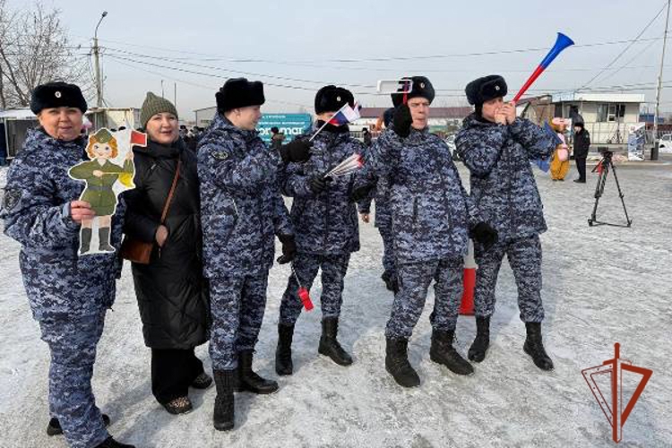 В Красноярске сотрудницы Росгвардии стали участницами автопоединка «Девушки в погонах»