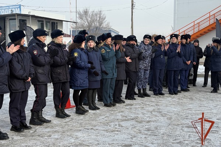 В Красноярске сотрудницы Росгвардии стали участницами автопоединка «Девушки в погонах»