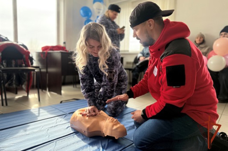 В Красноярске сотрудницы Росгвардии стали участницами автопоединка «Девушки в погонах»